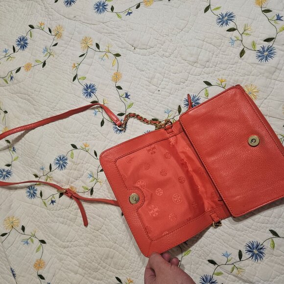 Tory Burch - Landon Hot Pink Corssbody BAg - Picture 2 of 4